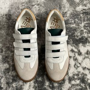 Sam Edelman velcro golf shoes never worn